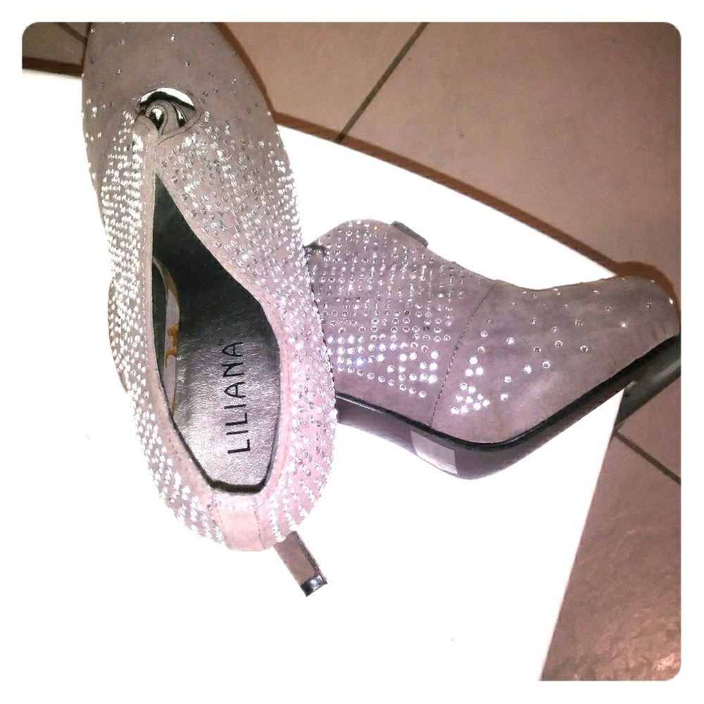 😨FINAL SALE!!😨Grey bling shoe